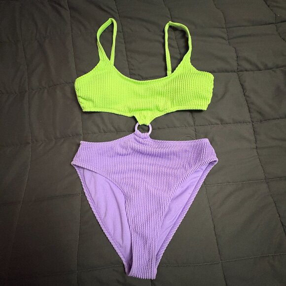 Salt & Cove Juniors' Colorblocked One-Piece Monokini - Size: Medium - NWT - Picture 3 of 16